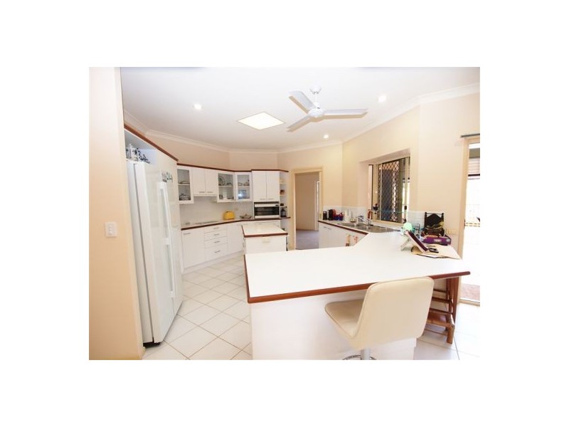 11 Rialto Crt, Urangan QLD 4655