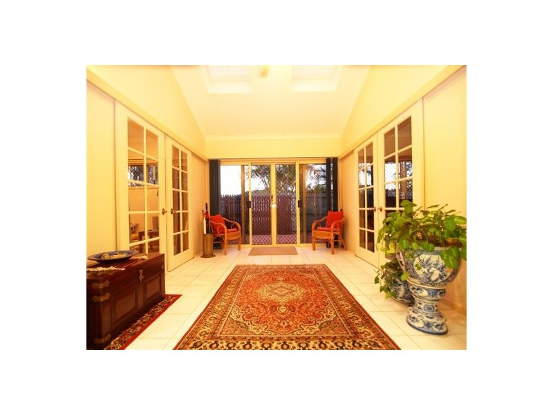 11 Rialto Crt, Urangan QLD 4655