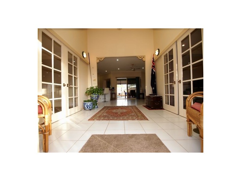 11 Rialto Crt, Urangan QLD 4655