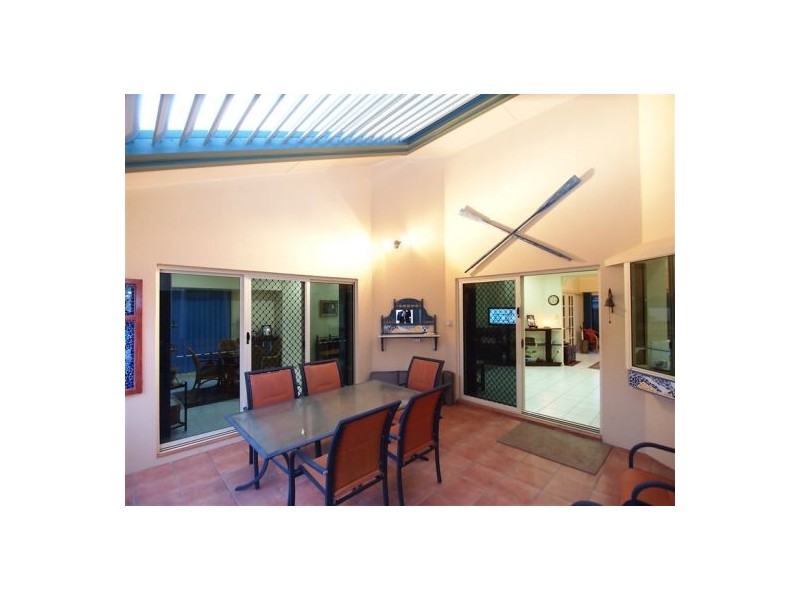 11 Rialto Crt, Urangan QLD 4655