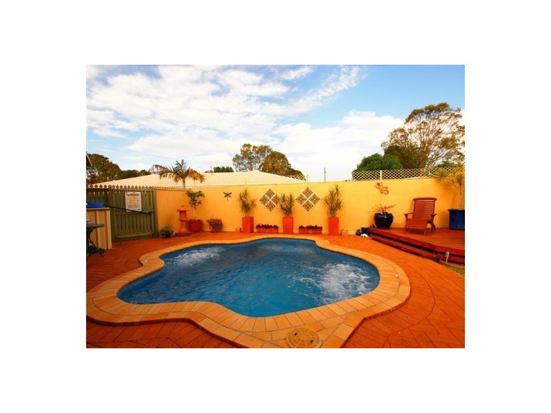 11 Rialto Crt, Urangan QLD 4655