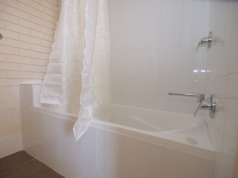 106 Hammond St, Urangan QLD 4655