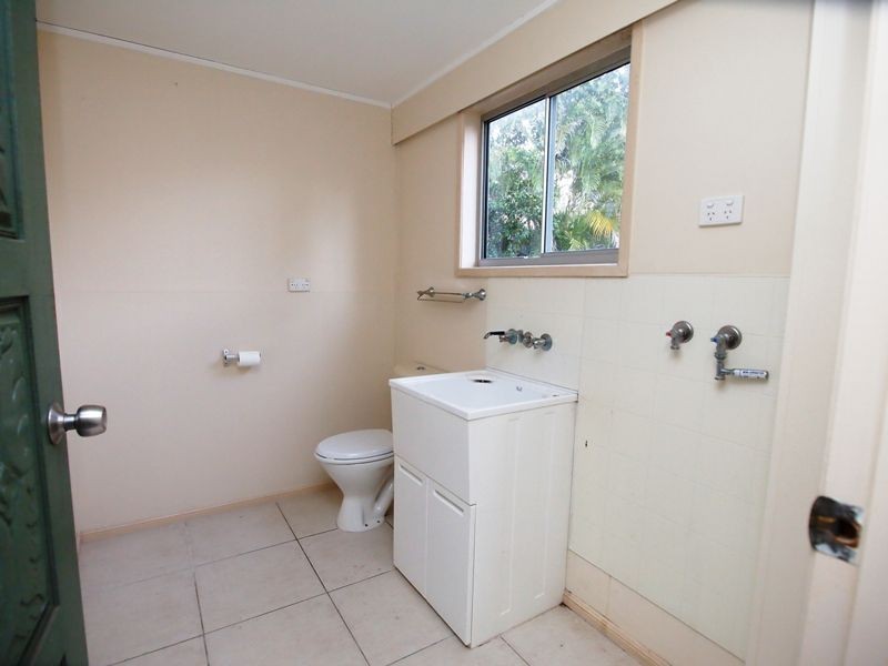 106 Hammond St, Urangan QLD 4655
