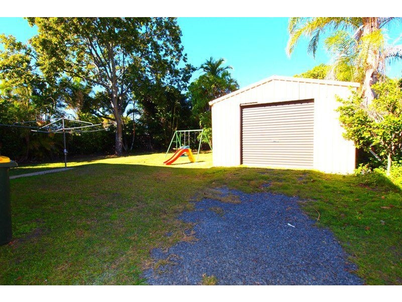 106 Hammond St, Urangan QLD 4655