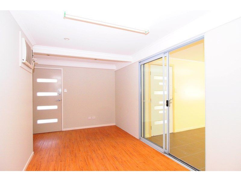 106 Hammond St, Urangan QLD 4655