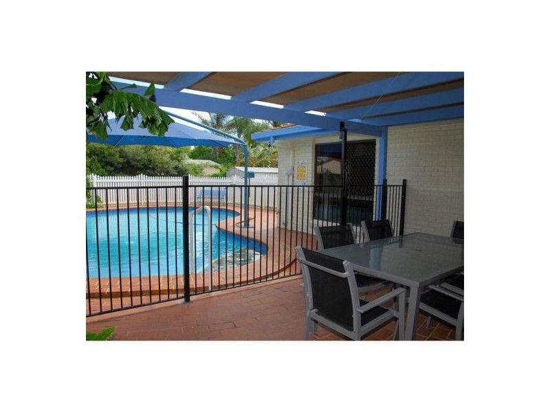 23 Margaret St, Urangan QLD 4655