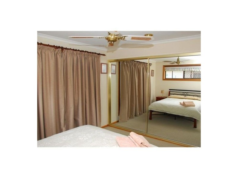 23 Margaret St, Urangan QLD 4655