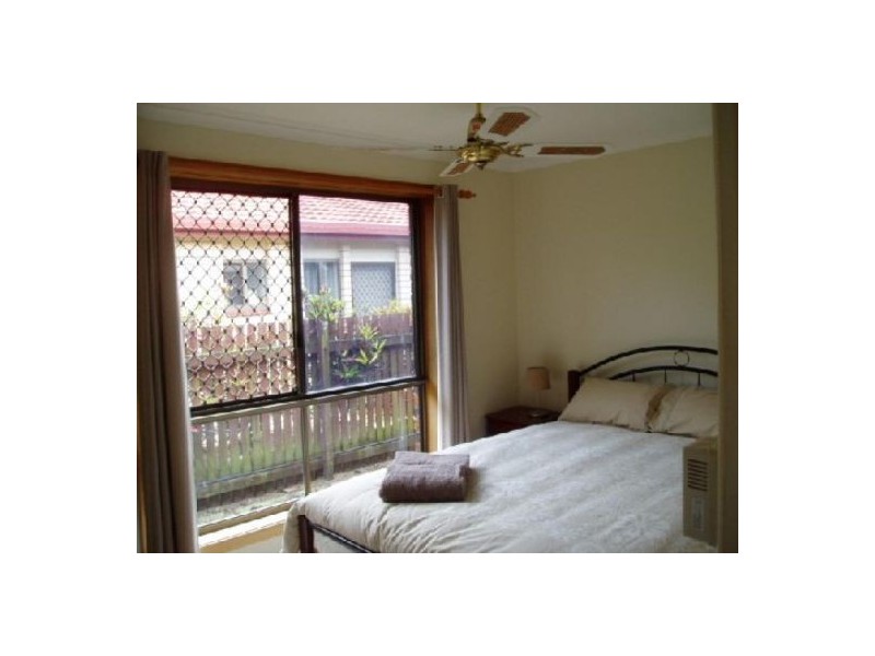 23 Margaret St, Urangan QLD 4655