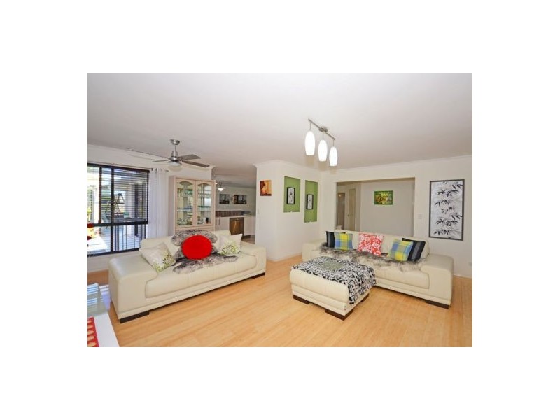 4 Montrose Close, Point Vernon QLD 4655