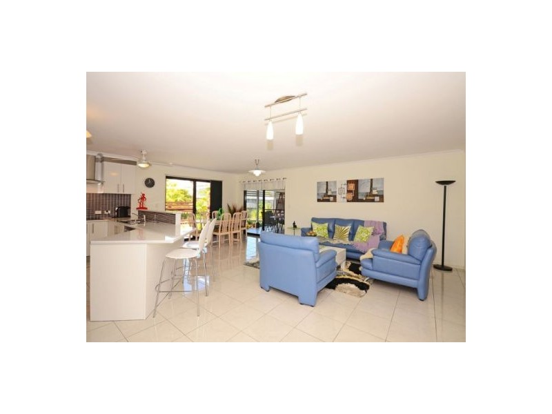 4 Montrose Close, Point Vernon QLD 4655
