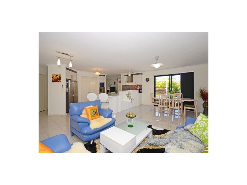 4 Montrose Close, Point Vernon QLD 4655