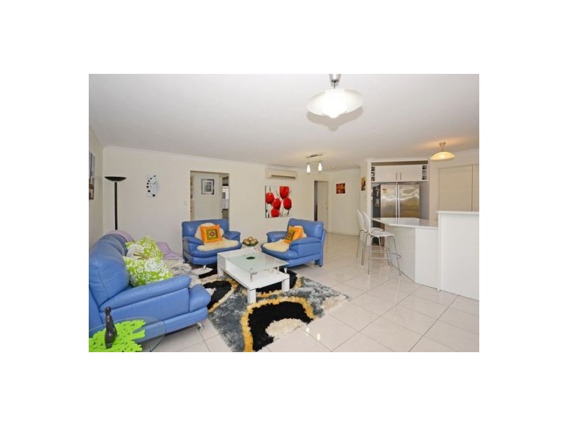 4 Montrose Close, Point Vernon QLD 4655
