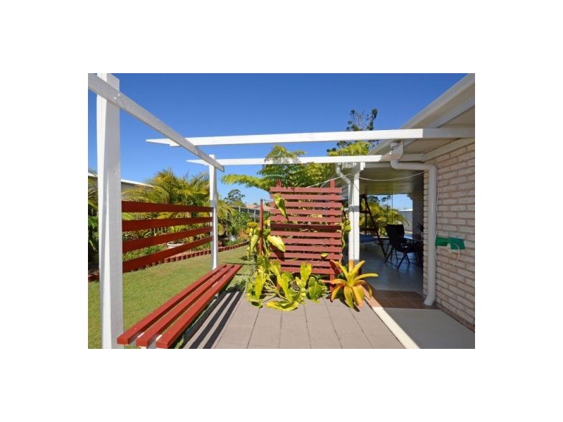 4 Montrose Close, Point Vernon QLD 4655