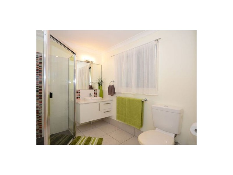 4 Montrose Close, Point Vernon QLD 4655
