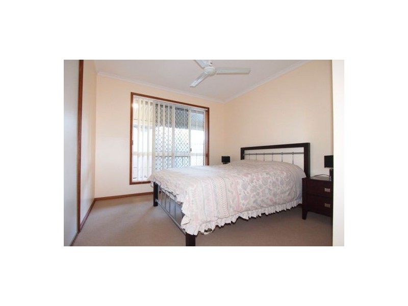 17 William St, Urangan QLD 4655
