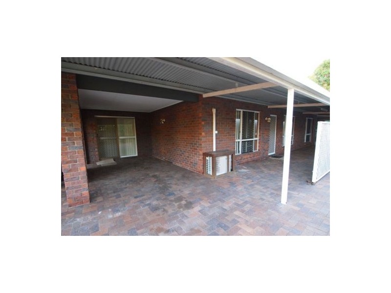 17 William St, Urangan QLD 4655