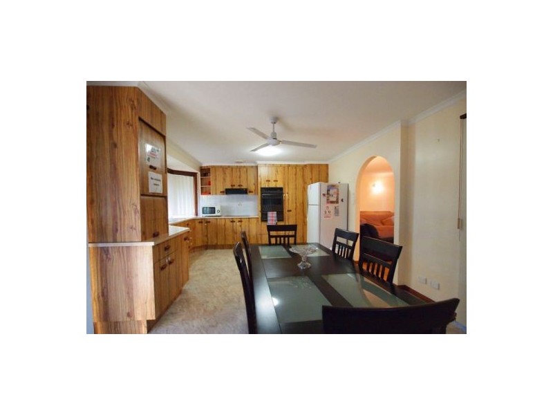 17 William St, Urangan QLD 4655