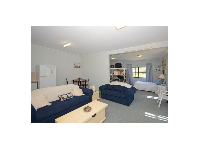 20 Long Street, Point Vernon QLD 4655