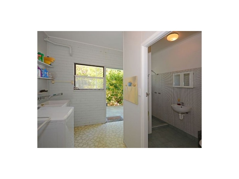 20 Long Street, Point Vernon QLD 4655