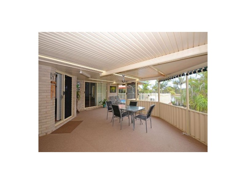 20 Bushlark Avenue, Eli Waters QLD 4655