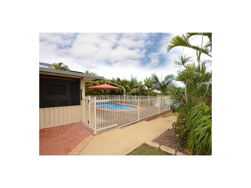 20 Bushlark Avenue, Eli Waters QLD 4655
