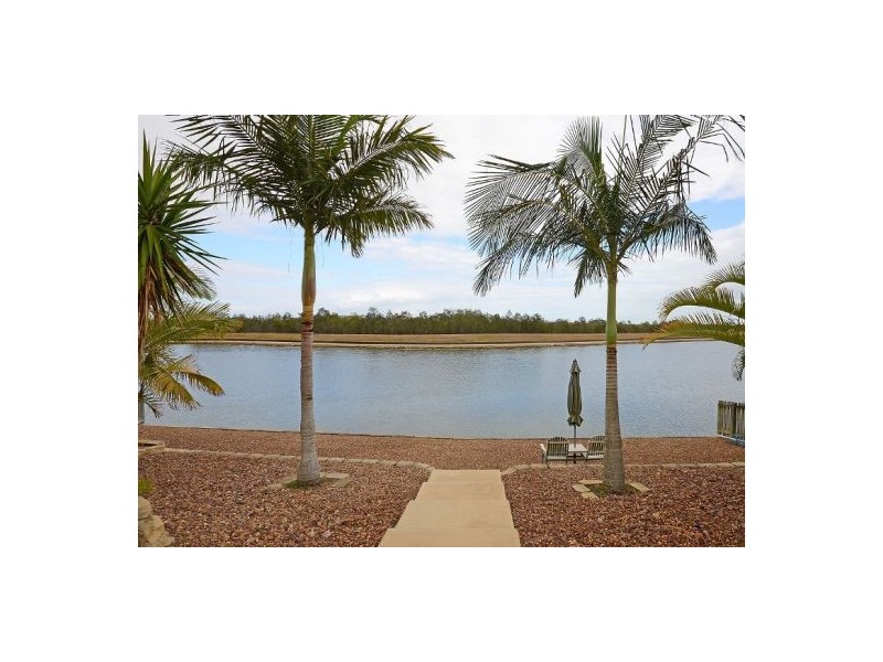 20 Bushlark Avenue, Eli Waters QLD 4655
