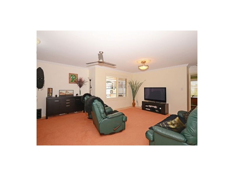 20 Bushlark Avenue, Eli Waters QLD 4655