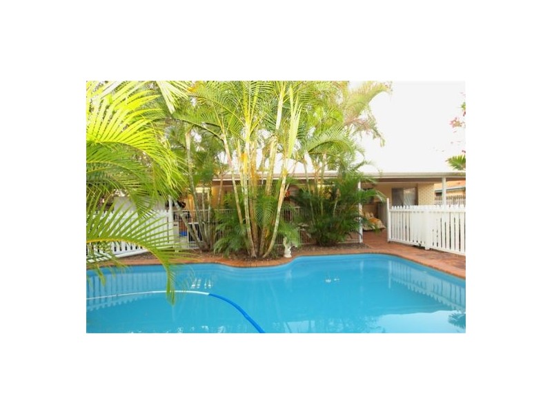 226 Dayman St, Torquay QLD 4655