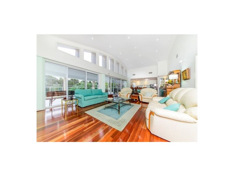 598 Esplanade, Urangan QLD 4655