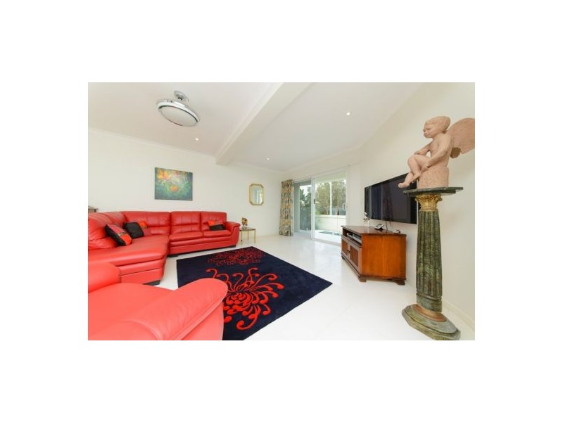 598 Esplanade, Urangan QLD 4655