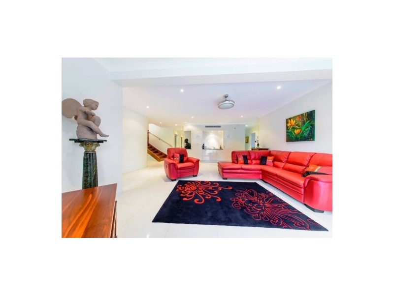 598 Esplanade, Urangan QLD 4655