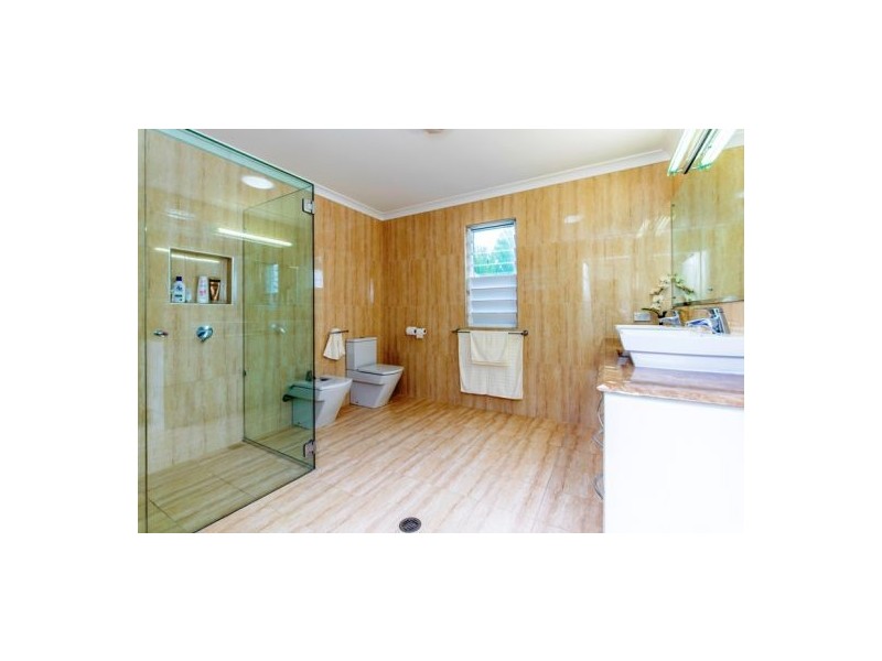 598 Esplanade, Urangan QLD 4655
