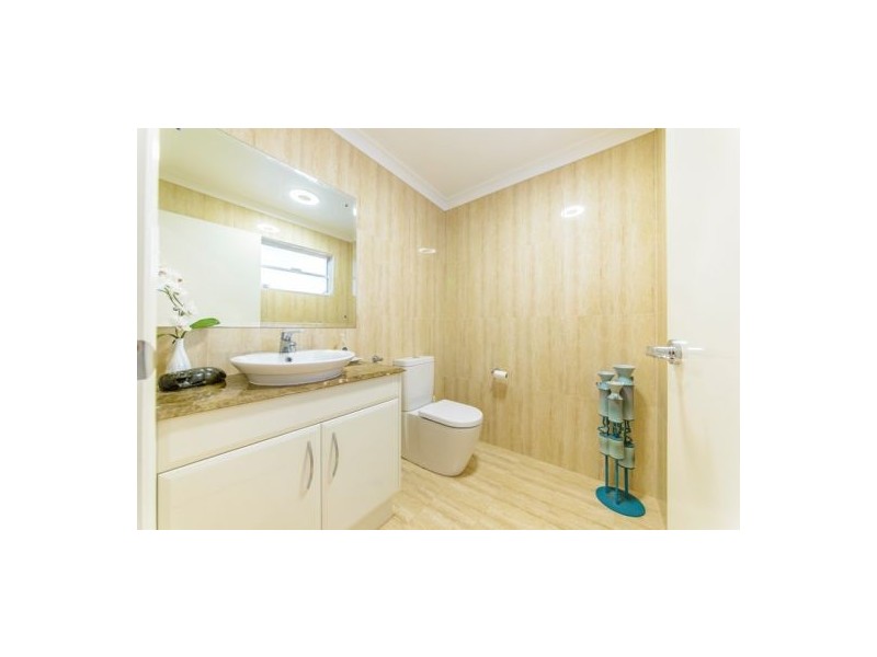 598 Esplanade, Urangan QLD 4655