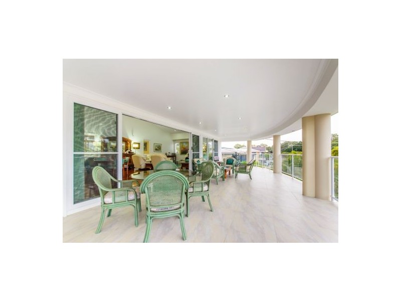 598 Esplanade, Urangan QLD 4655