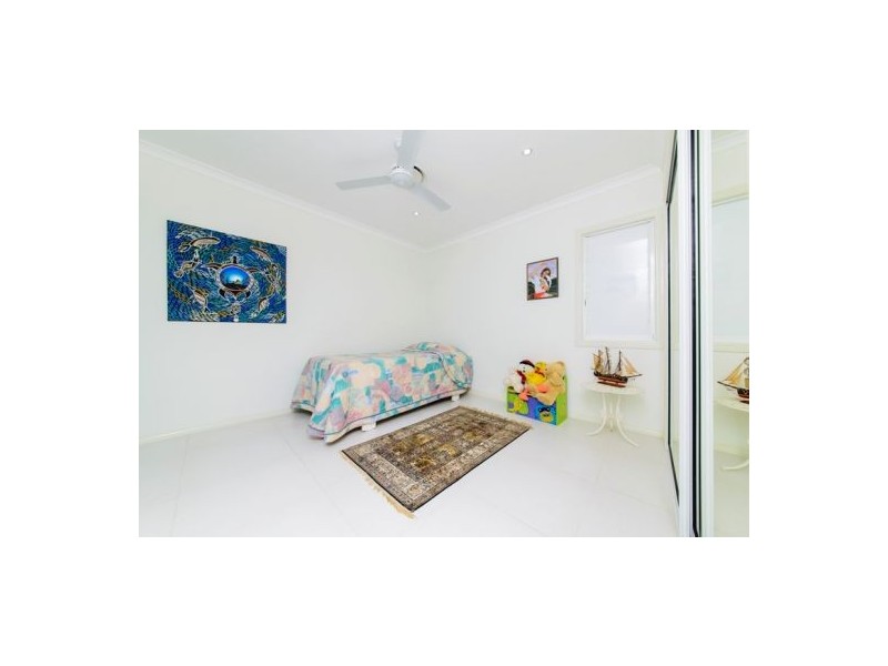 598 Esplanade, Urangan QLD 4655