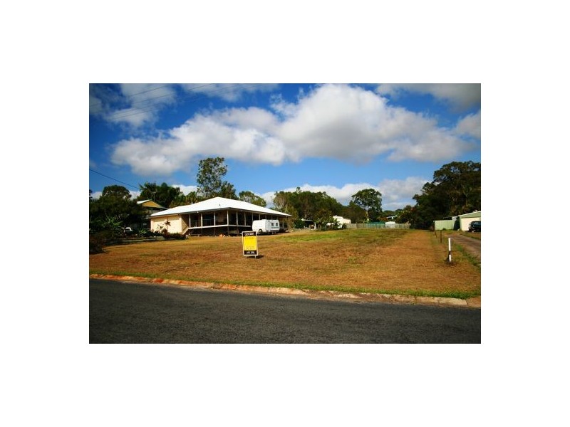 25 Blue Water Road, Booral QLD 4655