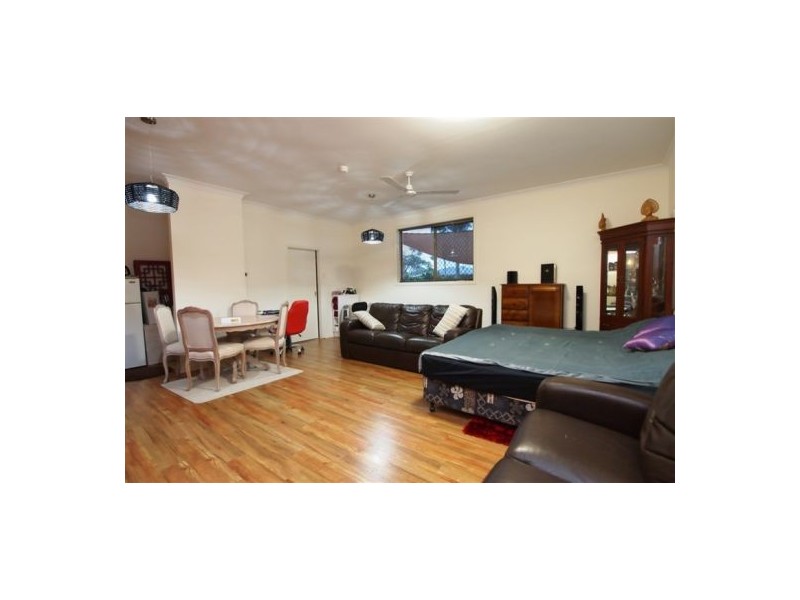 8 Lakeside Court, Torquay QLD 4655