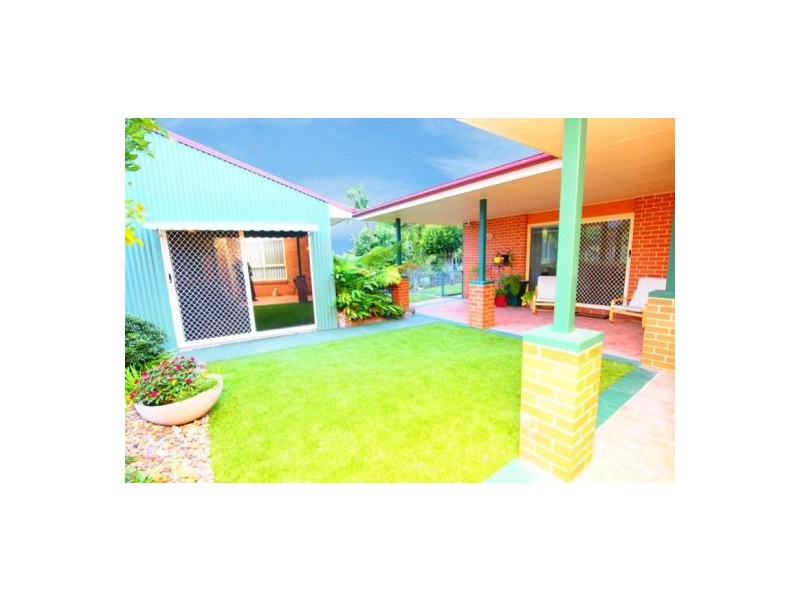 8 Lakeside Court, Torquay QLD 4655