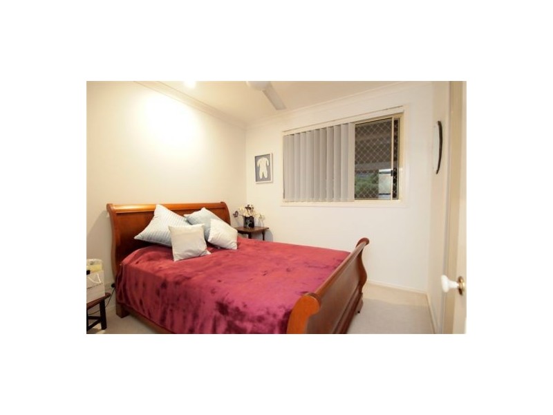 8 Lakeside Court, Torquay QLD 4655