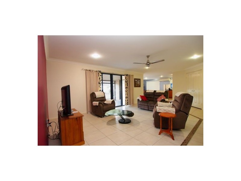 4 Lakeridge Drive, Dundowran QLD 4655