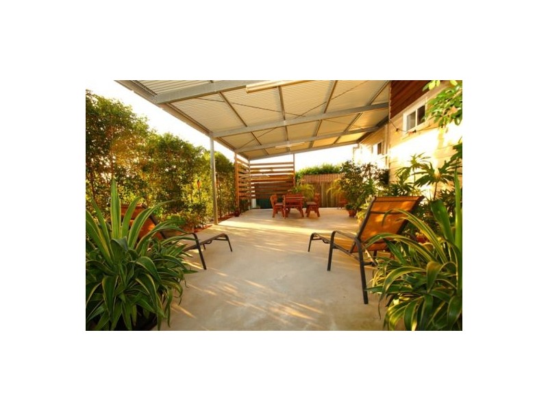 53 King Street, Urangan QLD 4655