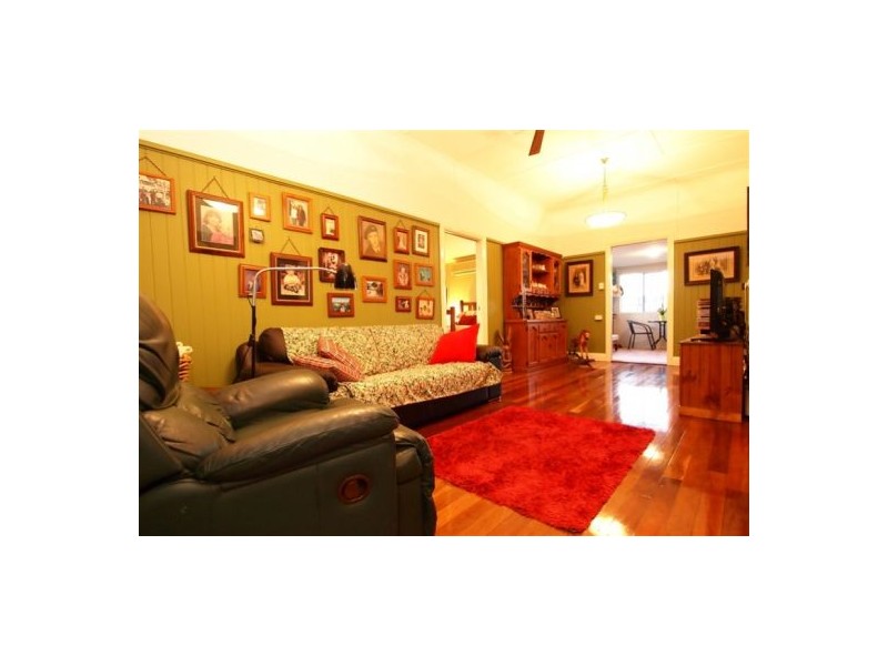 53 King Street, Urangan QLD 4655