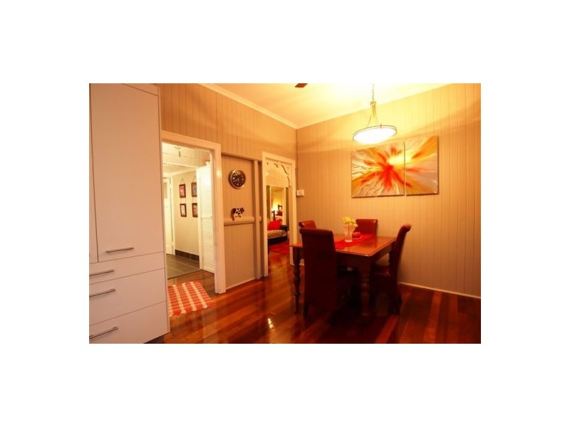 53 King Street, Urangan QLD 4655