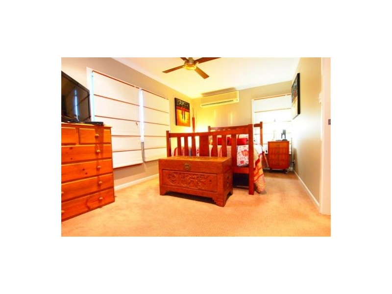 53 King Street, Urangan QLD 4655