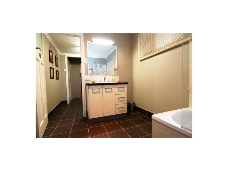 53 King Street, Urangan QLD 4655