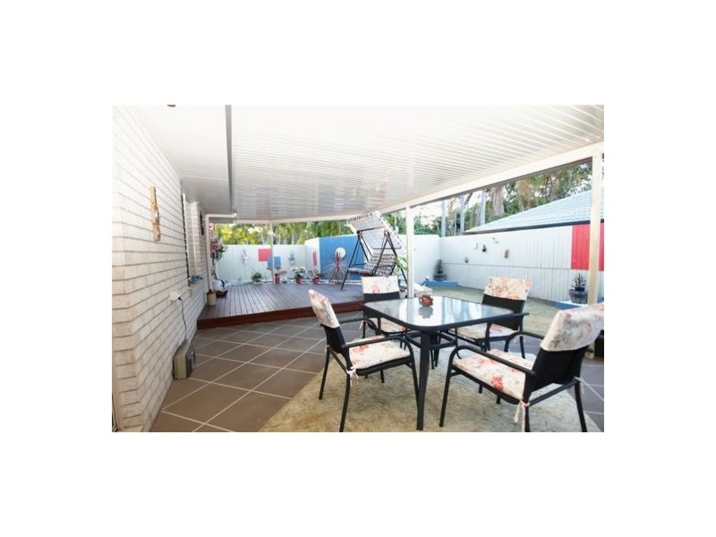 15 Alison Dr, Torquay QLD 4655