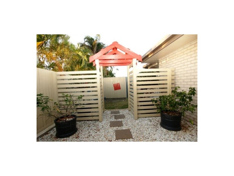 15 Alison Dr, Torquay QLD 4655