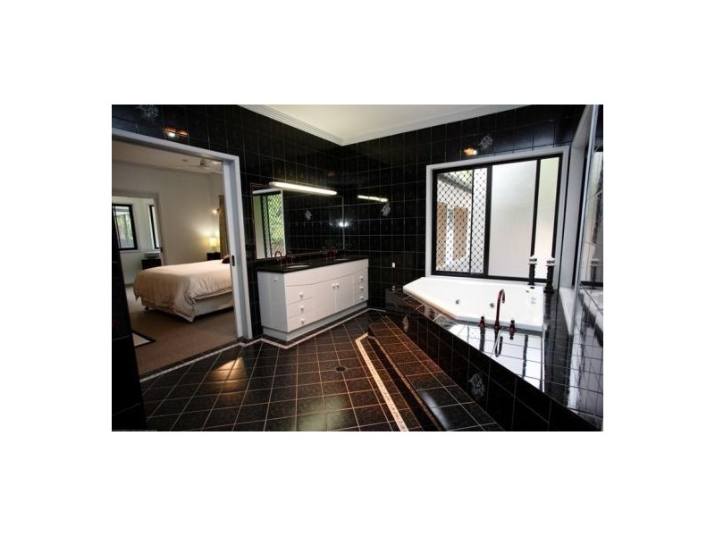 16 Palm Way, Dundowran Beach QLD 4655