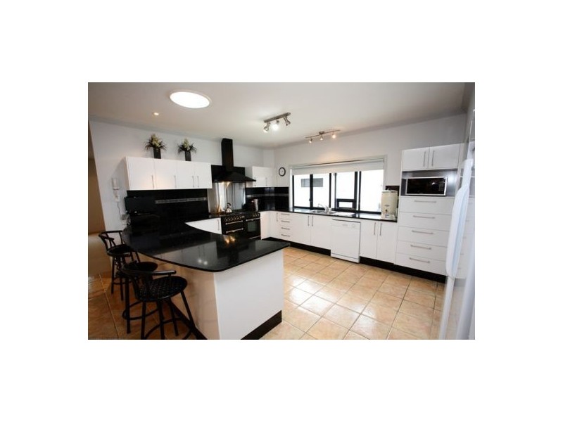 16 Palm Way, Dundowran Beach QLD 4655