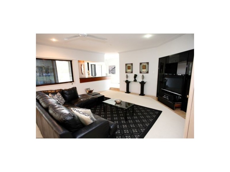 16 Palm Way, Dundowran Beach QLD 4655